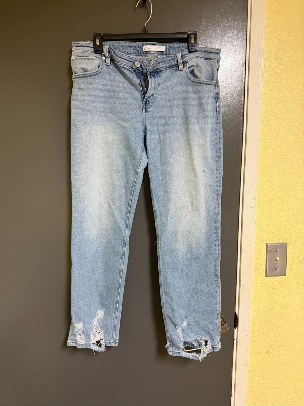 KanCan Light Blue Distressed Cropped Jeans